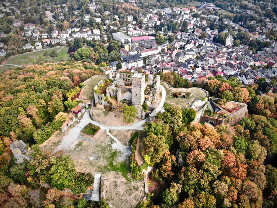Burgruine Königstein im Taunus von oben